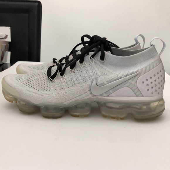 NIKE AIR VAPORMAX FLYNIT 2 WHITE GRAY RUNNING SNEAKERS MENS SIZE 7 - Picture 1 of 16